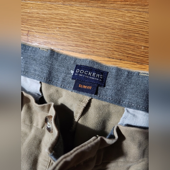 Dockers Men's Khaki Pants - Picture 4 of 4
